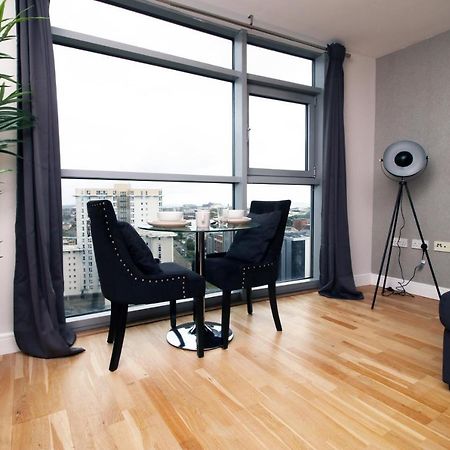 The View - Long Stay Offer - Modern Central Apartment And Parking By Cto Serviced Apartments 카디프 외부 사진