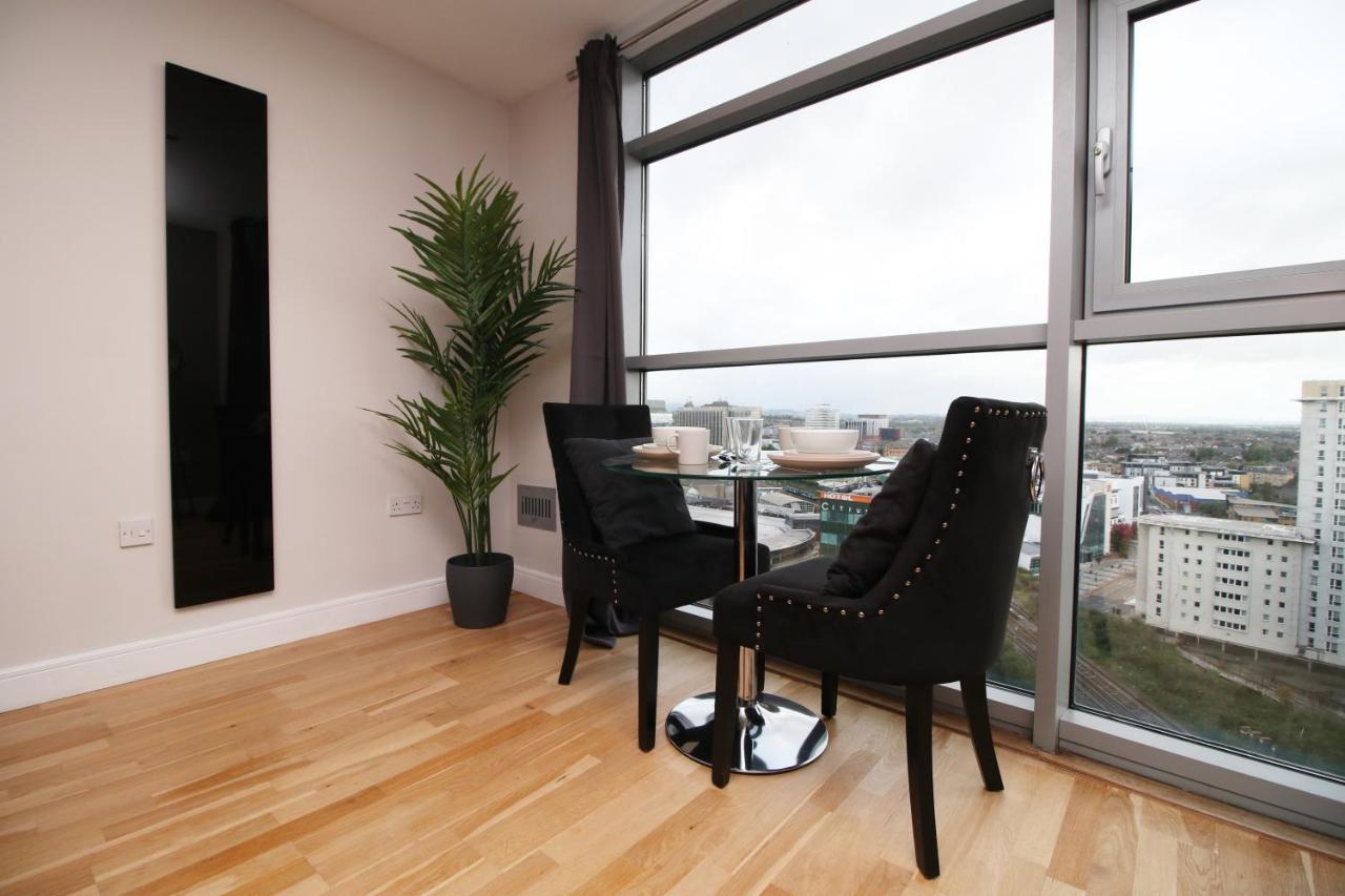 The View - Long Stay Offer - Modern Central Apartment And Parking By Cto Serviced Apartments 카디프 외부 사진