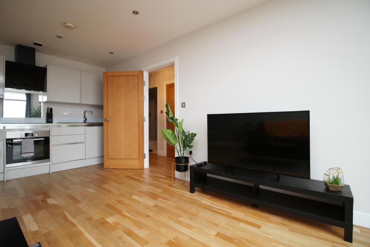 The View - Long Stay Offer - Modern Central Apartment And Parking By Cto Serviced Apartments 카디프 외부 사진