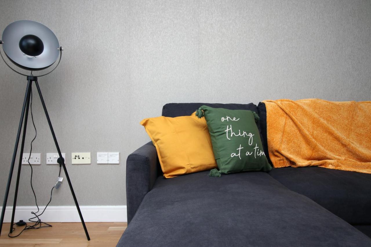 The View - Long Stay Offer - Modern Central Apartment And Parking By Cto Serviced Apartments 카디프 외부 사진